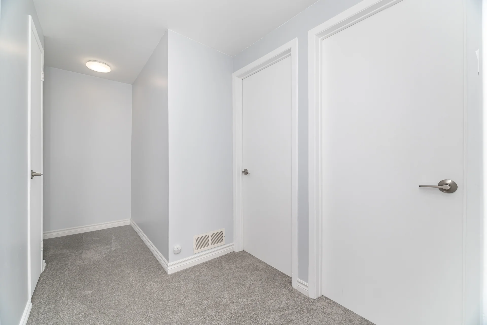 552 Pinedale Avenue, Burlington - photo 27