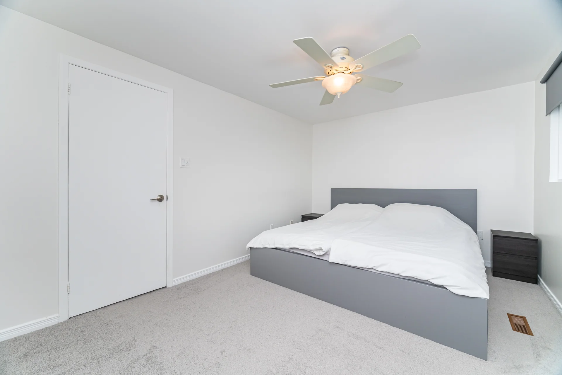 552 Pinedale Avenue, Burlington - photo 29