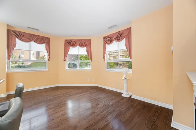 #209-350 Princess Royal Drive, Mississauga - photo 20