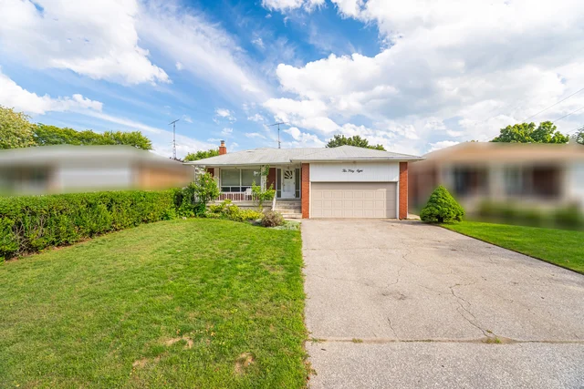 1048 Melton Drive, Mississauga - photo 2