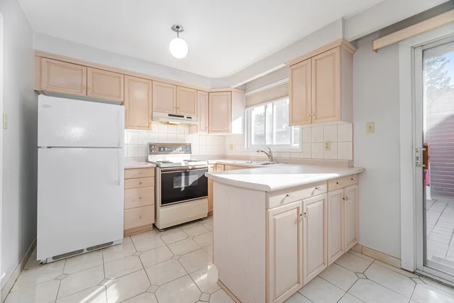1048 Melton Drive, Mississauga - photo 12