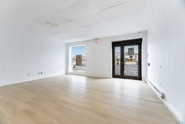 Unit2-481 Dundas Street West, Belleville - photo 13