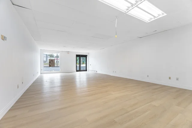 Unit2-481 Dundas Street West, Belleville - photo 17