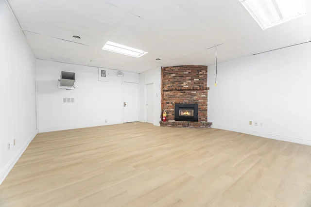 Unit2-481 Dundas Street West, Belleville - photo 19