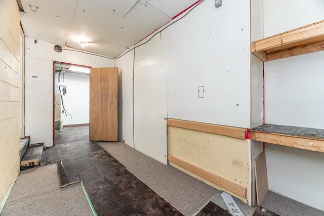 Unit2-481 Dundas Street West, Belleville - photo 23