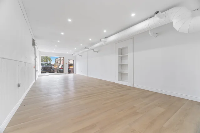 Unit6-481 Dundas Street West, Belleville - photo 17