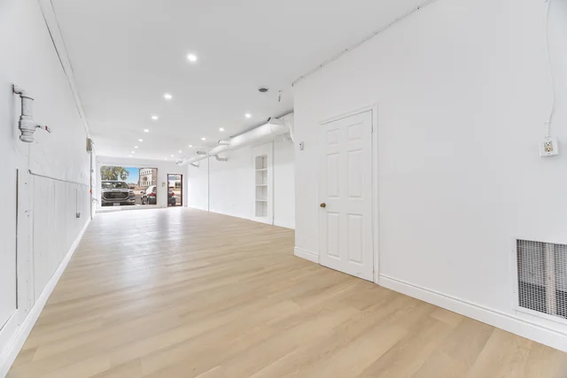 Unit6-481 Dundas Street West, Belleville - photo 21