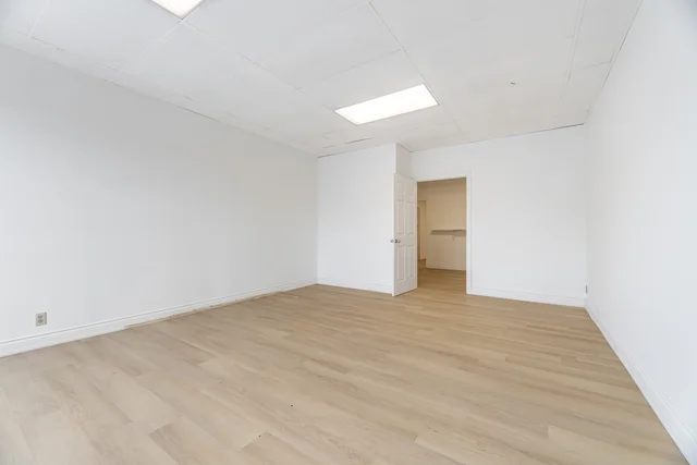 Unit3-481 Dundas Street West, Belleville - photo 14