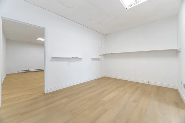 Unit3-481 Dundas Street West, Belleville - photo 17