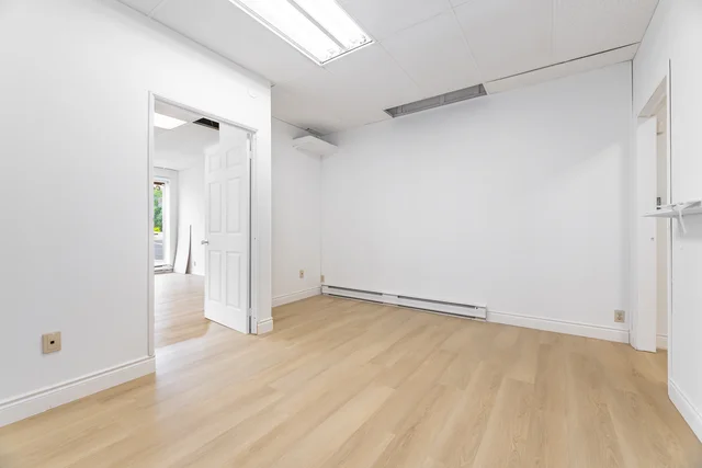 Unit3-481 Dundas Street West, Belleville - photo 18