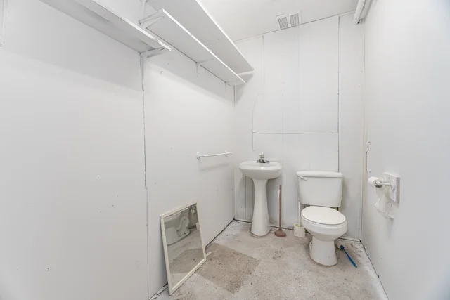 Unit3-481 Dundas Street West, Belleville - photo 23