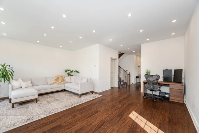 99 Burke Street, Hamilton - photo 16