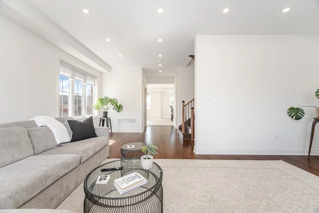 99 Burke Street, Hamilton - photo 24