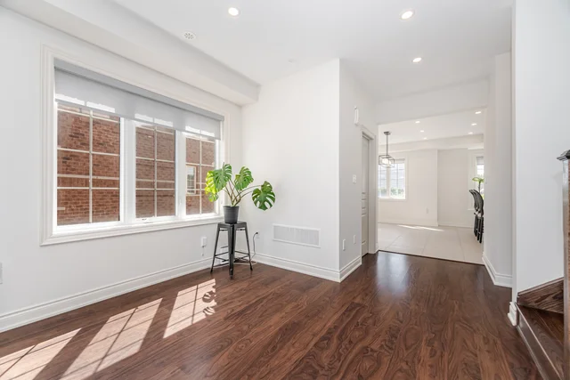 99 Burke Street, Hamilton - photo 25