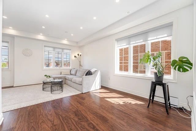 99 Burke Street, Hamilton - photo 26