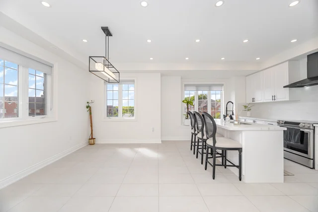 99 Burke Street, Hamilton - photo 29