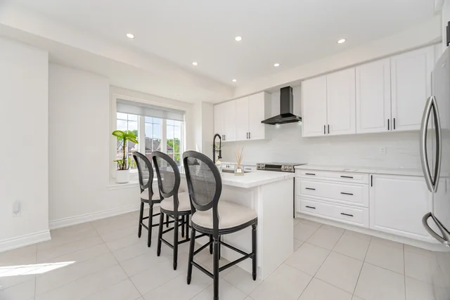 99 Burke Street, Hamilton - photo 32