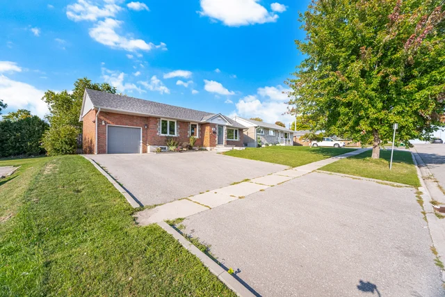 600 Ridgeway Avenue, Oshawa - photo 4