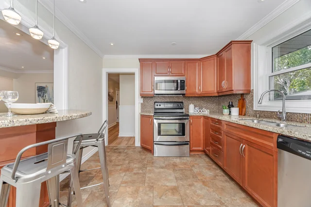 600 Ridgeway Avenue, Oshawa - photo 18