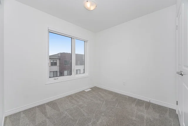 14 Dryden Lane, Hamilton - photo 32