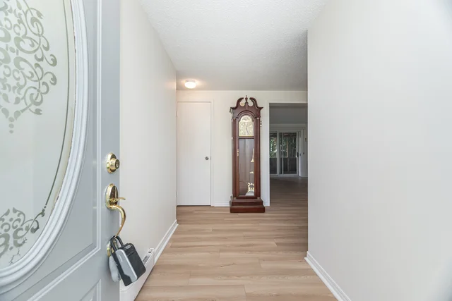 3 Hickory Court, New Tecumseth - photo 8