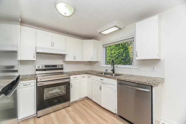 3 Hickory Court, New Tecumseth - photo 14