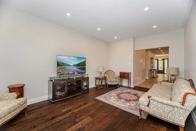 107 Cupola Crescent, Woodbridge - photo 28