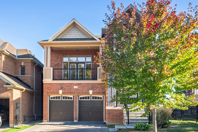 33 Charlotte Abby Drive, East Gwillimbury - photo 1