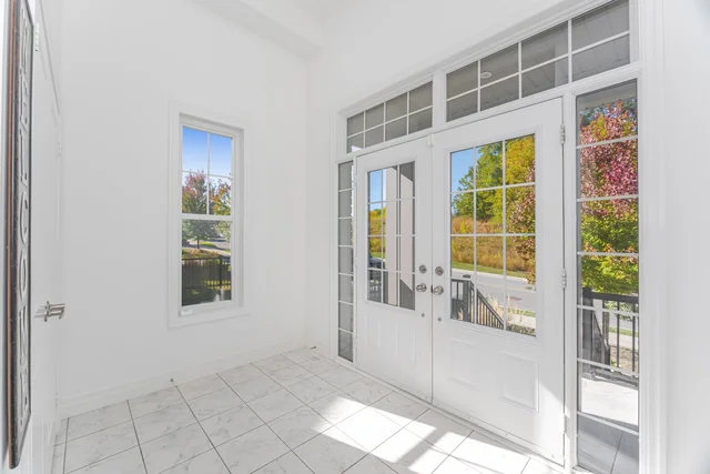 33 Charlotte Abby Drive, East Gwillimbury - photo 7