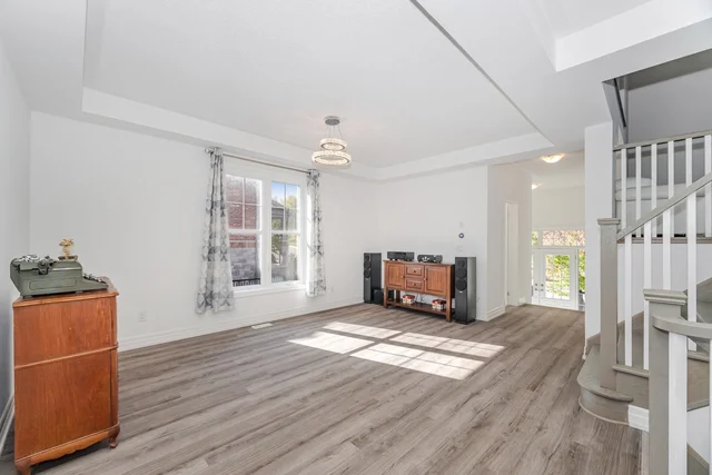 33 Charlotte Abby Drive, East Gwillimbury - photo 9