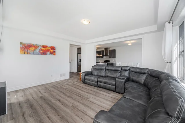 33 Charlotte Abby Drive, East Gwillimbury - photo 15