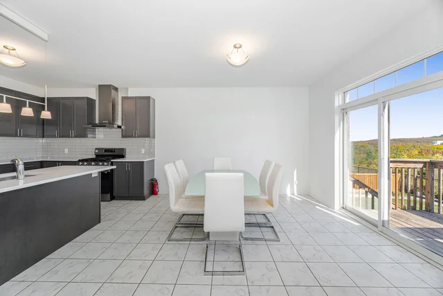 33 Charlotte Abby Drive, East Gwillimbury - photo 16