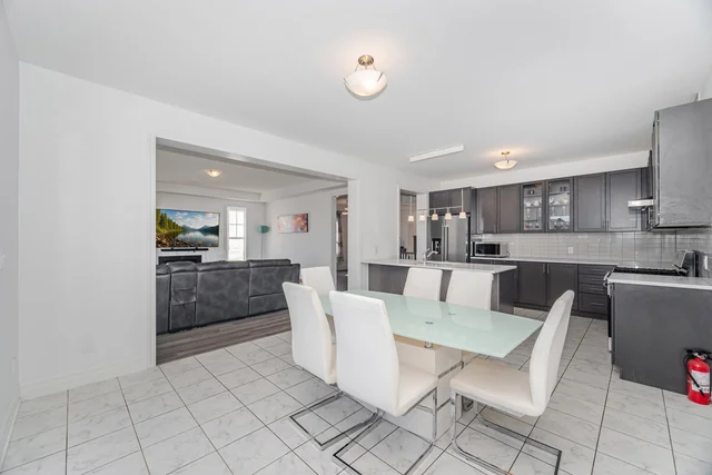 33 Charlotte Abby Drive, East Gwillimbury - photo 17