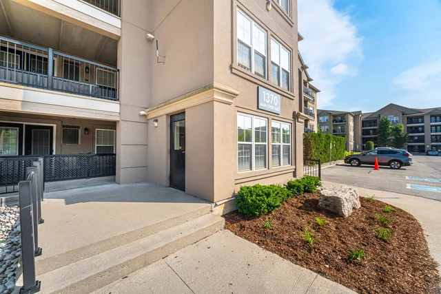 #311-1370 Main Street East, Milton - photo 4