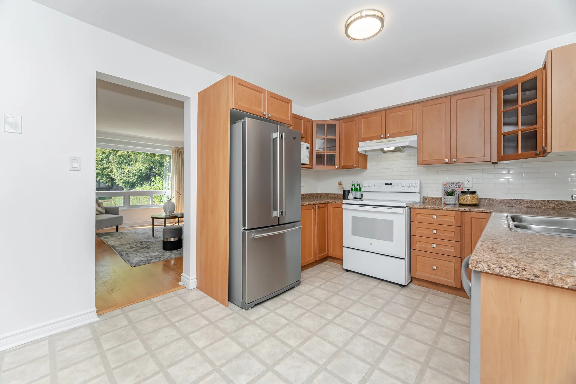 125 Hollyberry Trail, North York - photo 8