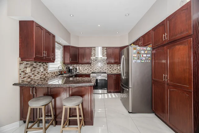 54 Whitewash Way, Brampton - photo 32