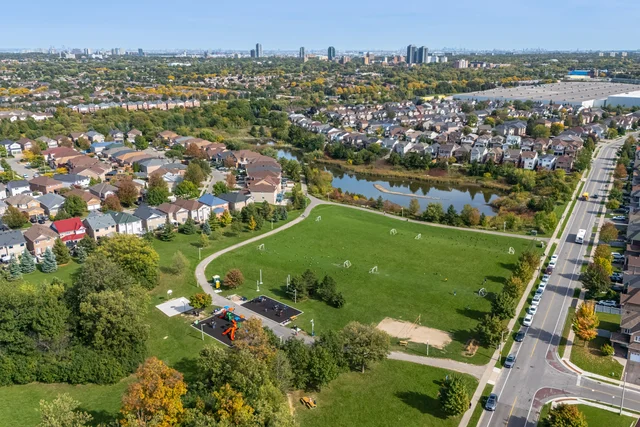 54 Whitewash Way, Brampton - photo 96