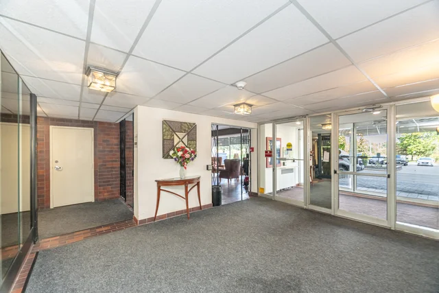 #804-225 Harvard Place, Waterloo - photo 3