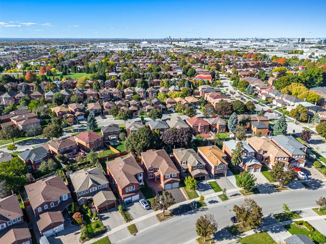 1008 Ceremonial Drive, Mississauga - photo 6