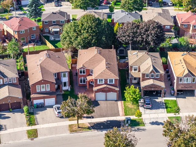 1008 Ceremonial Drive, Mississauga - photo 9