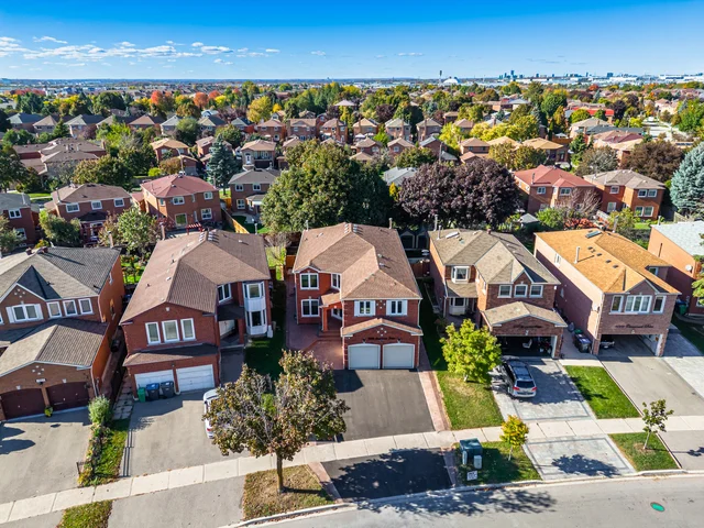 1008 Ceremonial Drive, Mississauga - photo 10