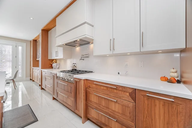 2118 Vineland Crescent, Oakville - photo 17