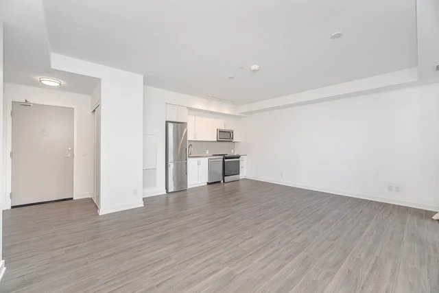 #720-681 Yonge Street, Barrie - photo 7