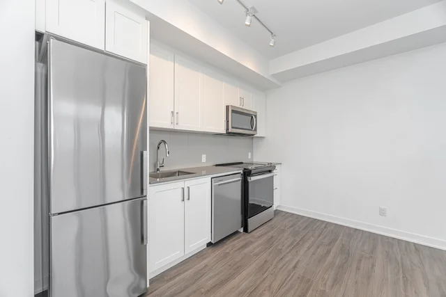 #720-681 Yonge Street, Barrie - photo 9