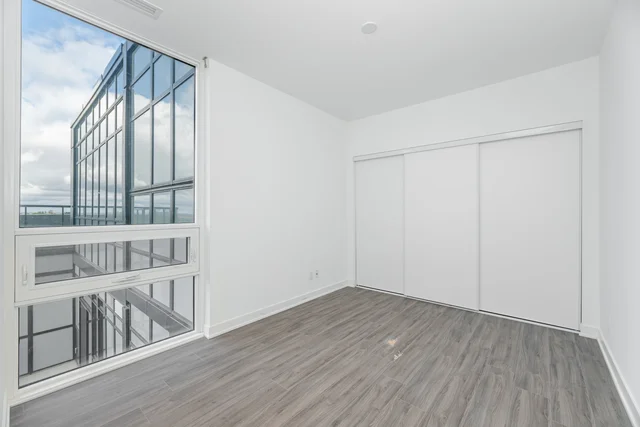 #720-681 Yonge Street, Barrie - photo 16