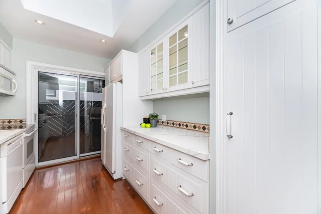 5288 Mericourt Road, Burlington - photo 31