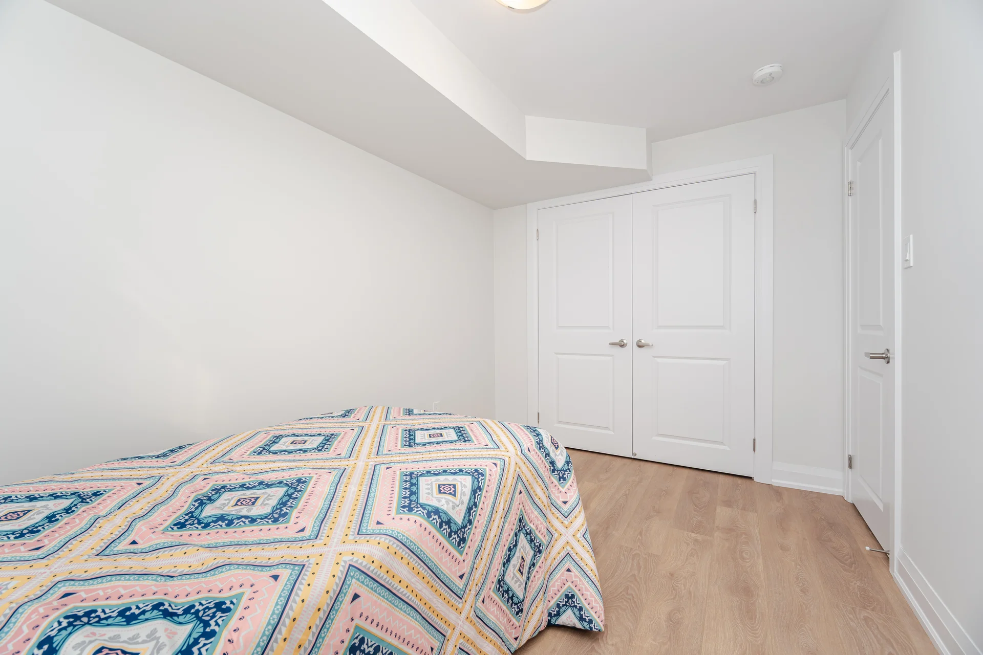 3471128