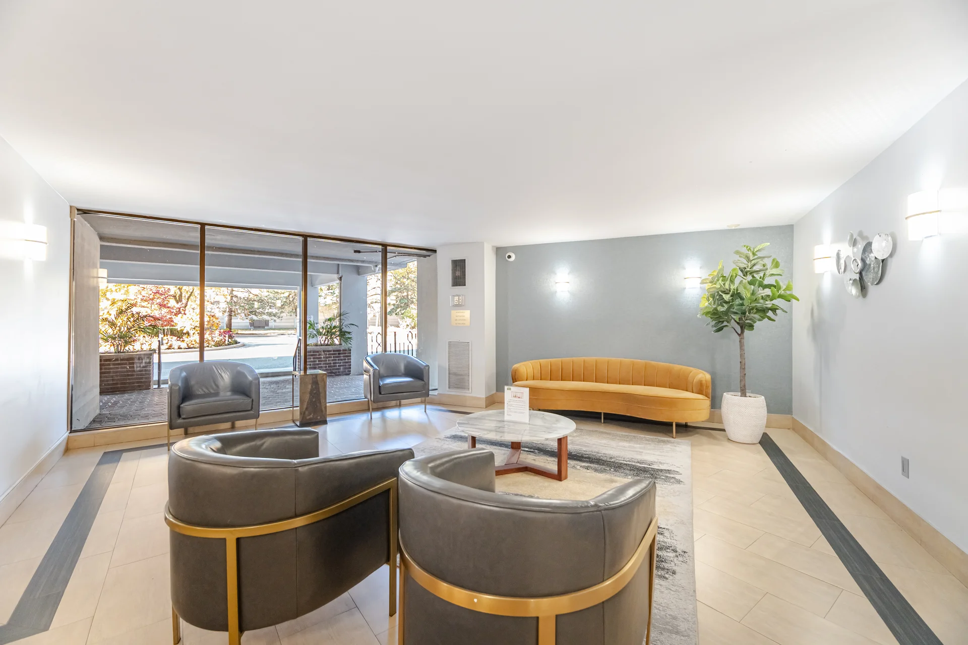 #301-5 Shady Golfway, North York - photo 3