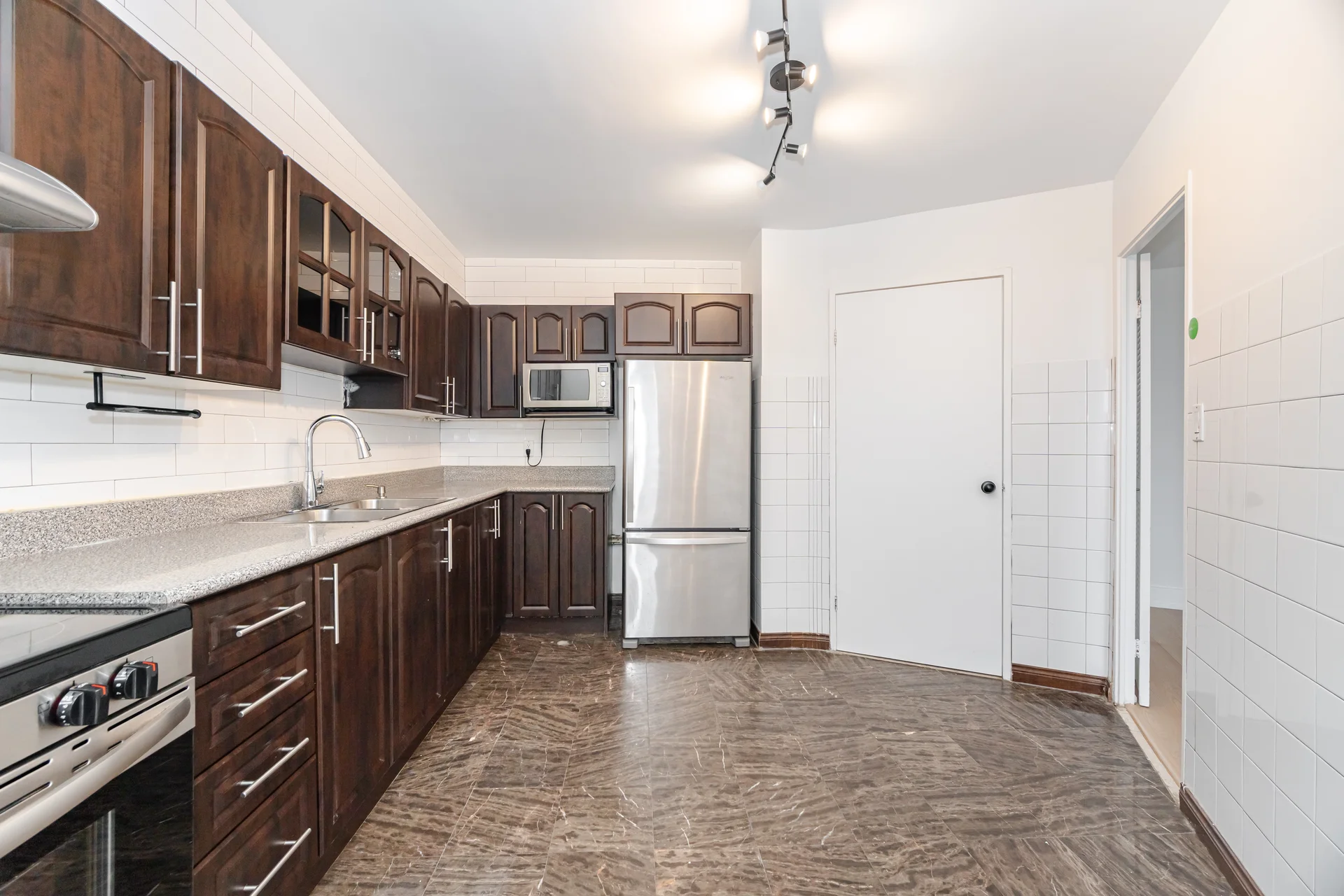 #301-5 Shady Golfway, North York - photo 12