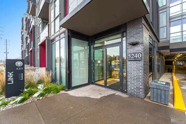 #B401-5240 Dundas Street, Burlington - photo 2